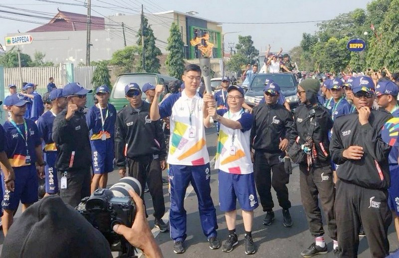 游艇会yth0008陈逸先生亚运火炬传递