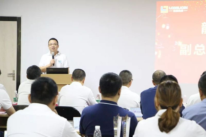 人事 游艇会yth0008副总裁任命仪式 (2).jpg 人事 游艇会yth0008副总裁任命仪式 (2).jpg