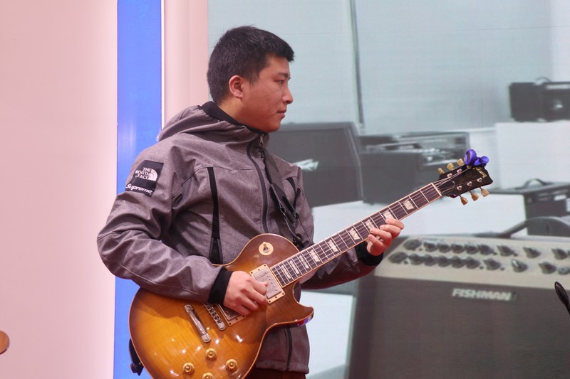 狂喜乐队 (2).jpg 狂喜乐队 (2).jpg