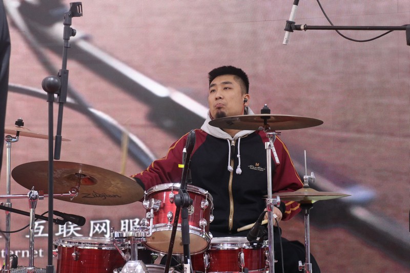 狂喜乐队 (5).jpg 狂喜乐队 (5).jpg