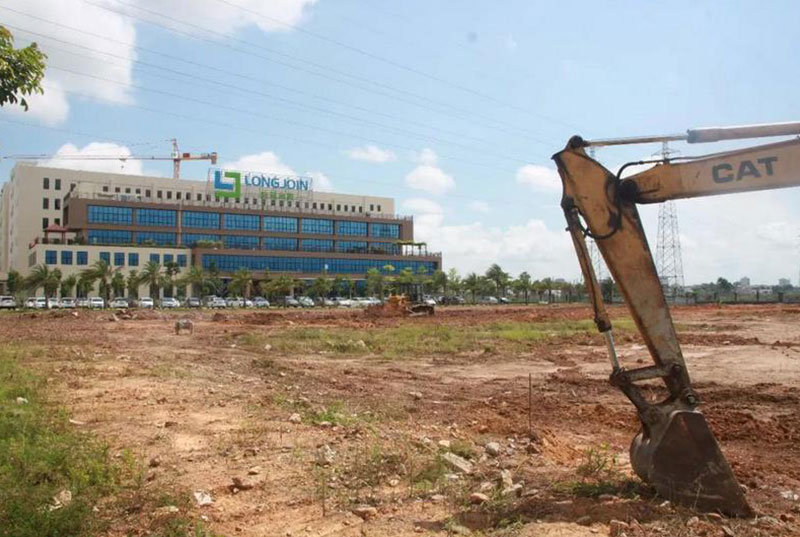 太牛了!这家公司居然要建足球场!