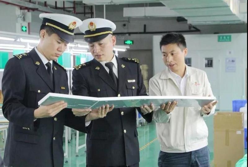 央视报道：游艇会yth0008 (3).jpg