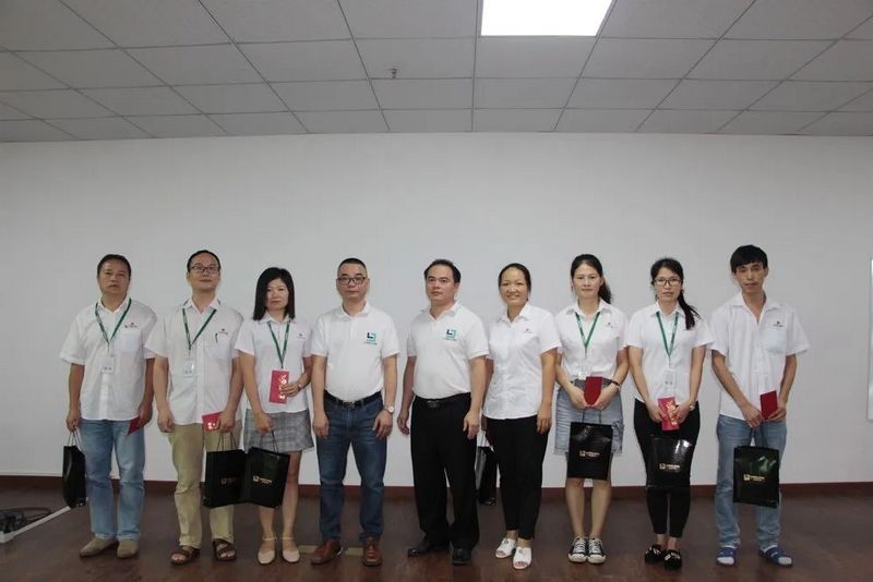 传道授业 · 感恩有你 游艇会yth0008商学院第一届“秋日的师语”教师节主题活动取得圆满成功! (5).jpg 传道授业 · 感恩有你 游艇会yth0008商学院第一届“秋日的师语”教师节主题活动取得圆满成功! (5).jpg